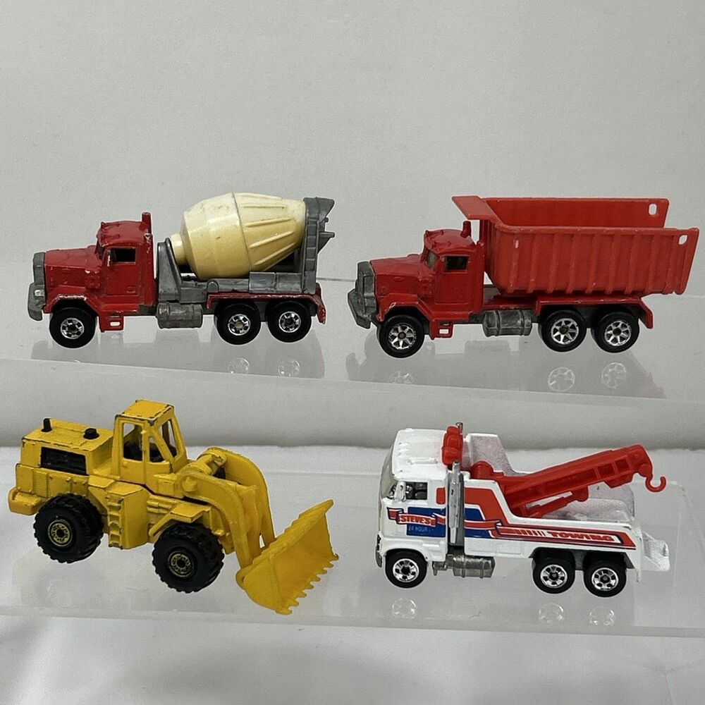 Vtg Hot Wheels Construction Lot Peterbilt Dump Cement Tow Truck Front Loader